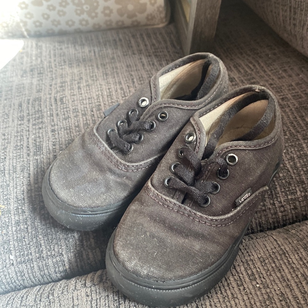 Vans | Black Canvas Lace Up Classic Neutral Skateboard Sneakers Toddler 7